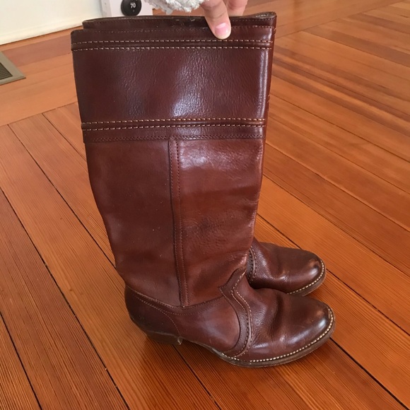 Knee length brown leather Frye boots - Picture 9 of 10